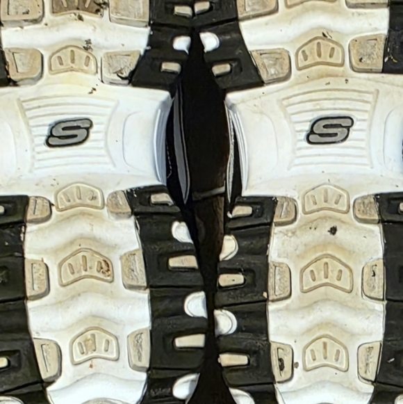 Skechers Women's D'Lites Fan Girl Sneakers - Picture 8 of 14